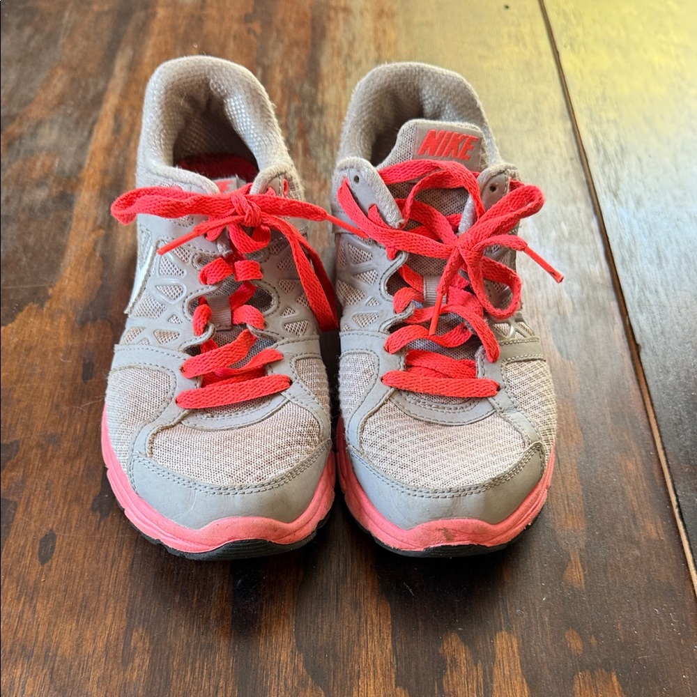 Nike Sneakers in Gray with Pink Accents